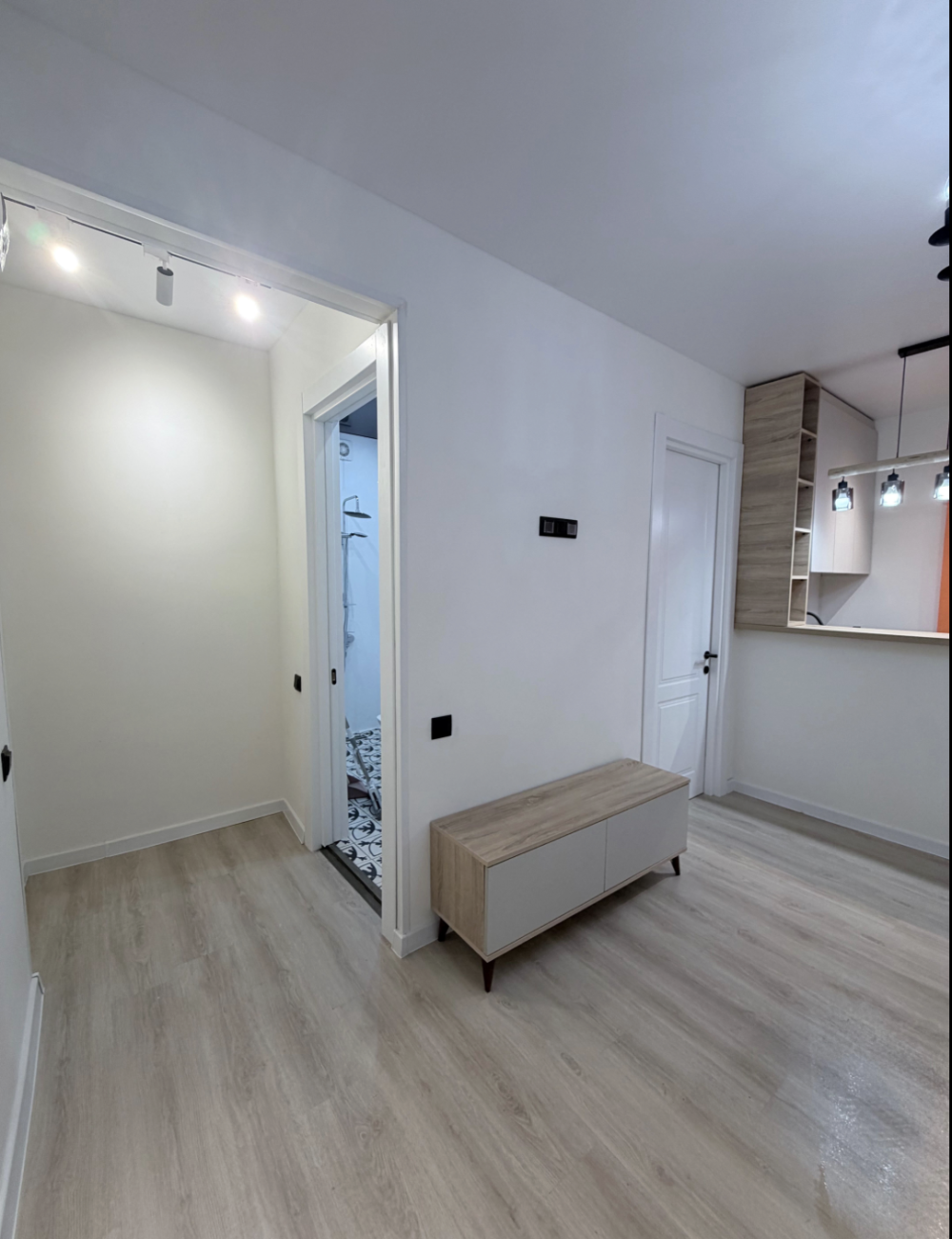 იყიდება 2 ოთახიანი ბინა დიღმის მასივში